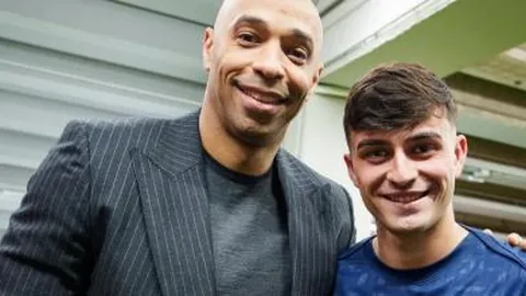 秘鲁玻利维亚对决，波洛、弗洛雷斯、格雷罗齐进球